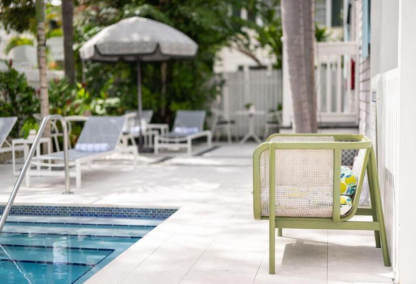 בית מלון כפרי Fitch Lodge   Key West Historic Inns