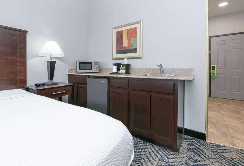 בית מלון כפרי La Quinta By Wyndham Tulsa Airport / Expo Square