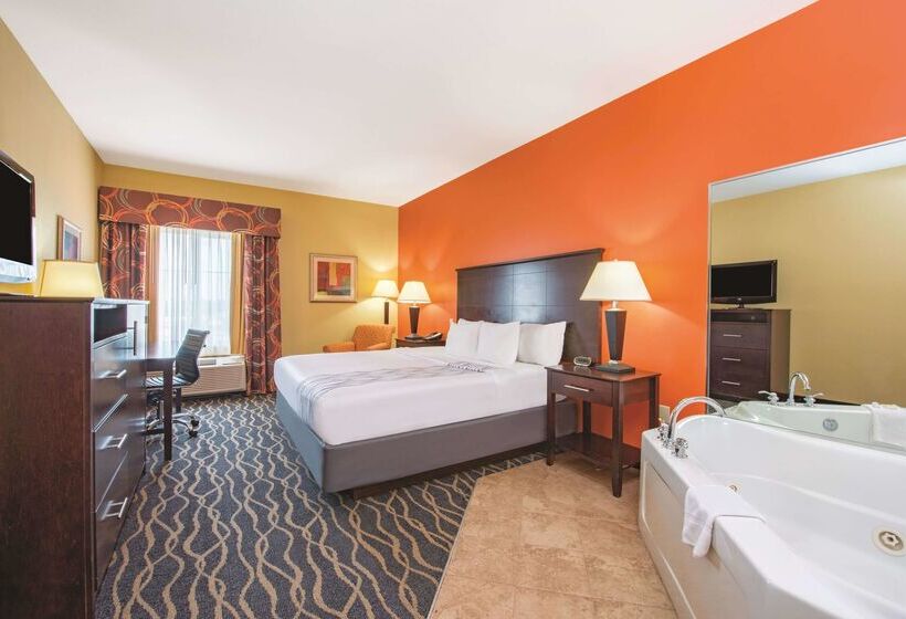 בית מלון כפרי La Quinta By Wyndham Tulsa Airport / Expo Square