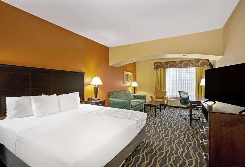 בית מלון כפרי La Quinta By Wyndham Tulsa Airport / Expo Square