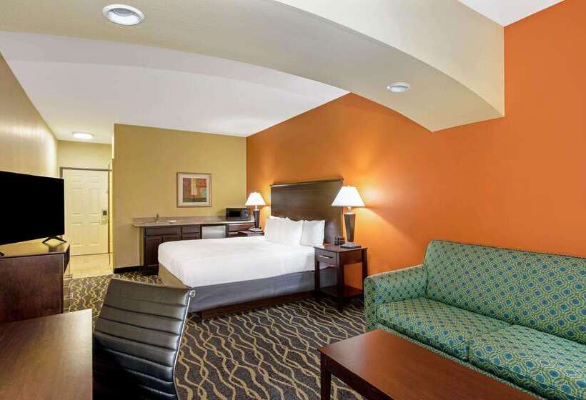 בית מלון כפרי La Quinta By Wyndham Tulsa Airport / Expo Square