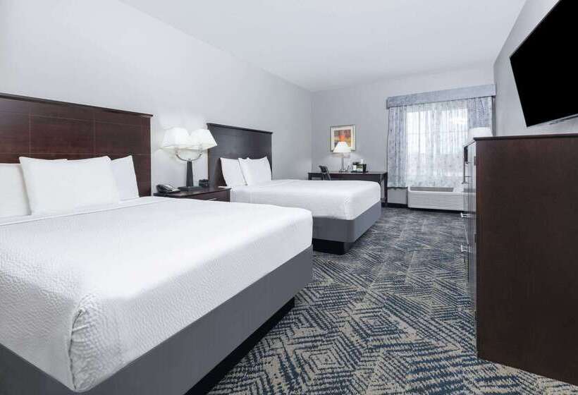 בית מלון כפרי La Quinta By Wyndham Tulsa Airport / Expo Square