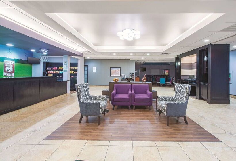 בית מלון כפרי La Quinta By Wyndham Tulsa Airport / Expo Square