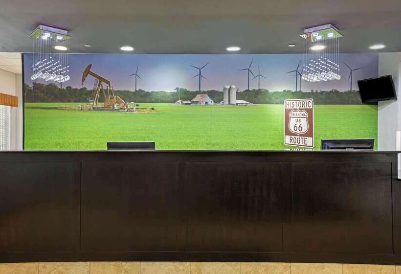 בית מלון כפרי La Quinta By Wyndham Tulsa Airport / Expo Square