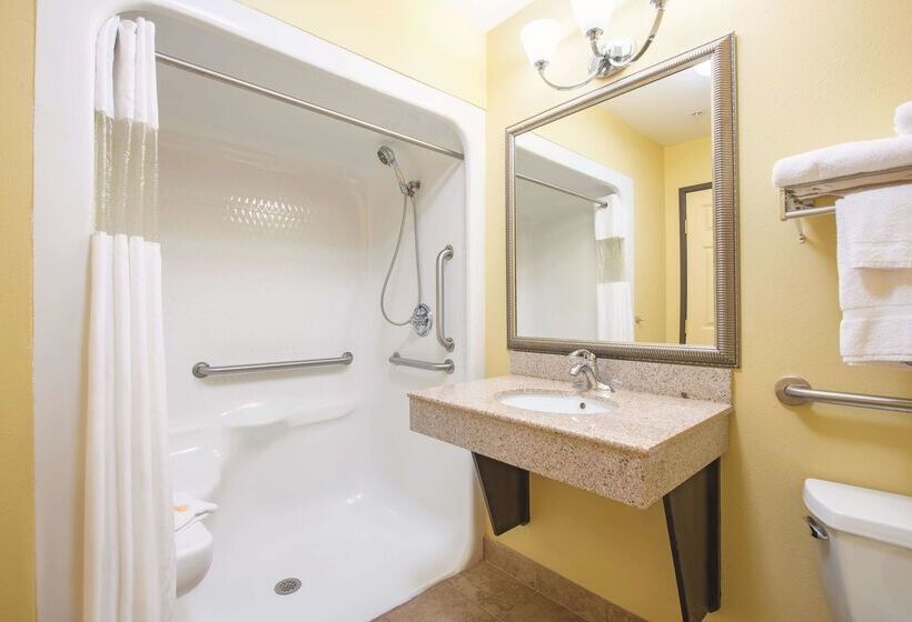 בית מלון כפרי La Quinta By Wyndham Tulsa Airport / Expo Square