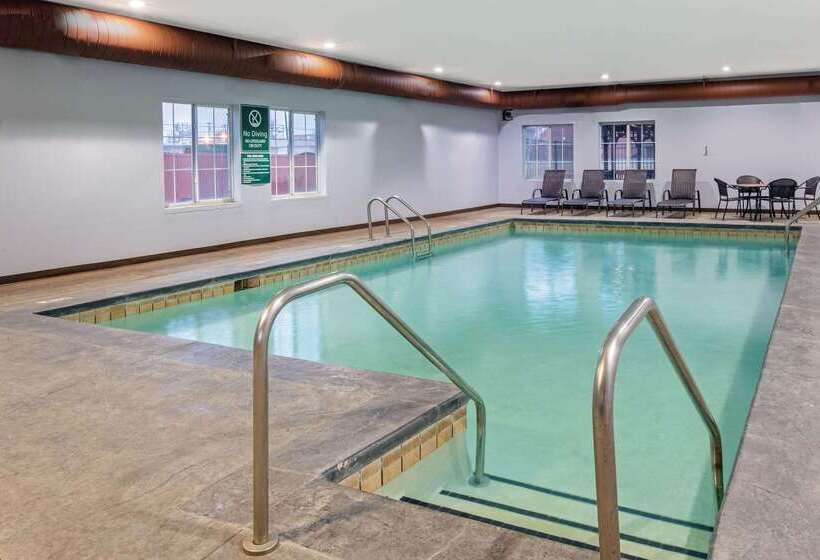 בית מלון כפרי La Quinta By Wyndham Tulsa Airport / Expo Square