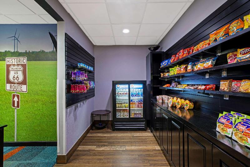 בית מלון כפרי La Quinta By Wyndham Tulsa Airport / Expo Square