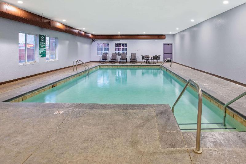 בית מלון כפרי La Quinta By Wyndham Tulsa Airport / Expo Square