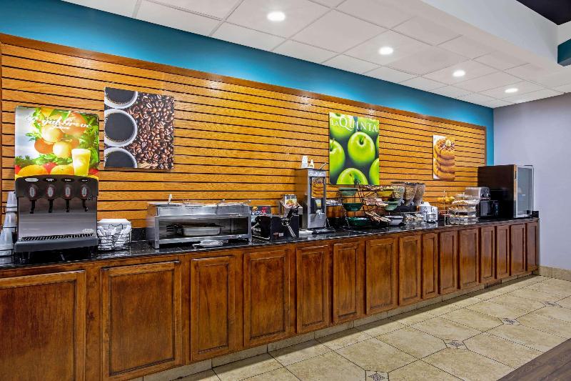 בית מלון כפרי La Quinta By Wyndham Tulsa Airport / Expo Square