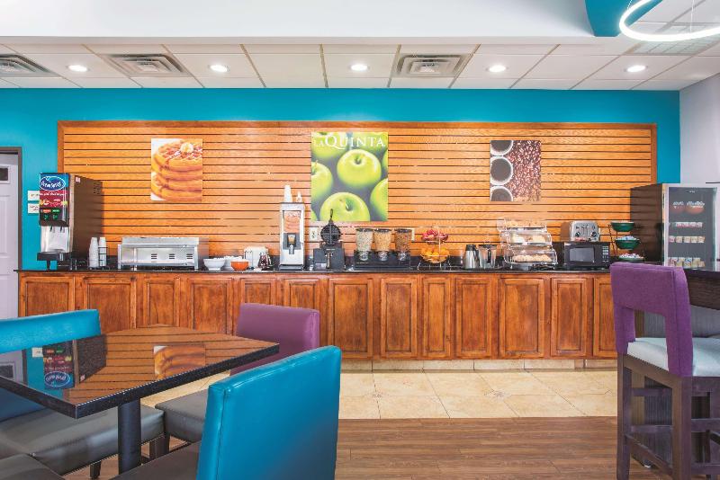 בית מלון כפרי La Quinta By Wyndham Tulsa Airport / Expo Square