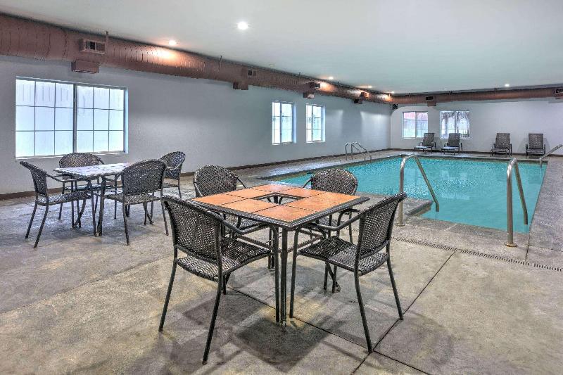בית מלון כפרי La Quinta By Wyndham Tulsa Airport / Expo Square