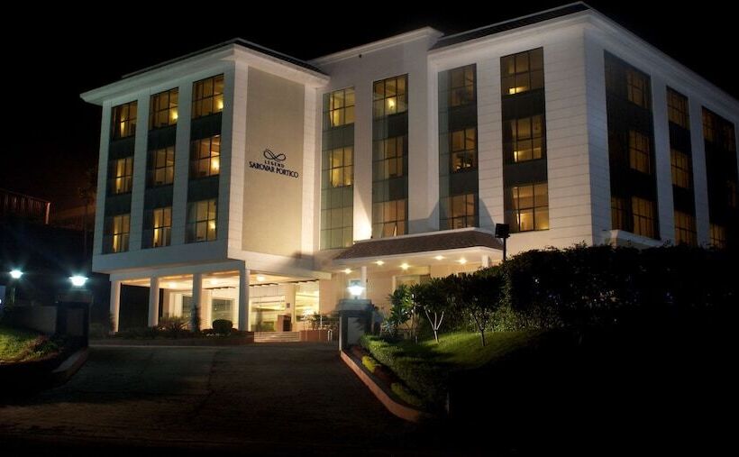 호텔 Legend Sarovar Portico