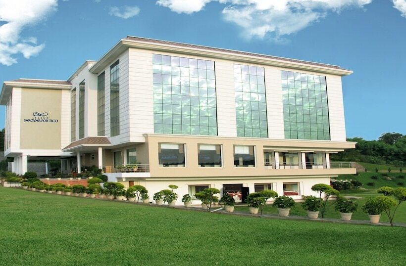 호텔 Legend Sarovar Portico