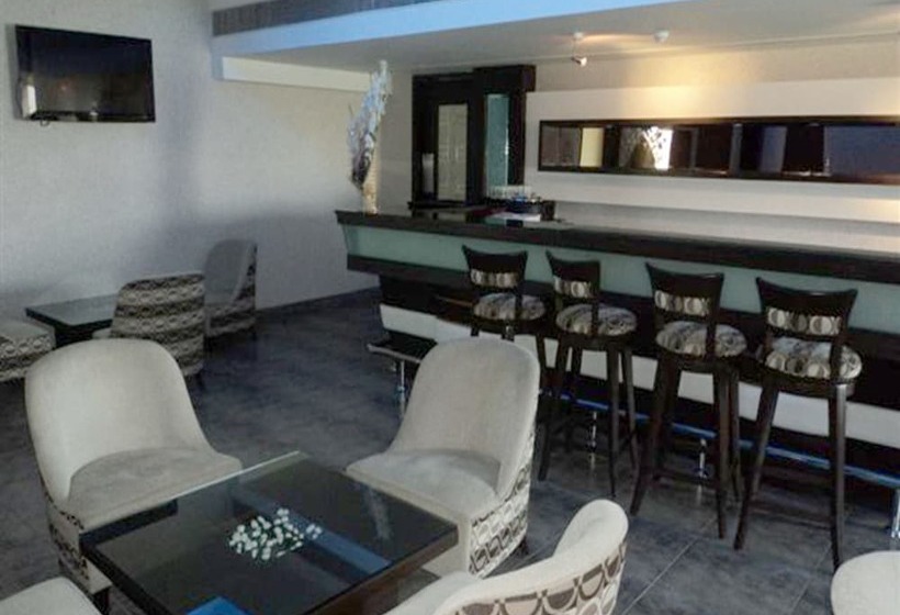 호텔 Legend Sarovar Portico