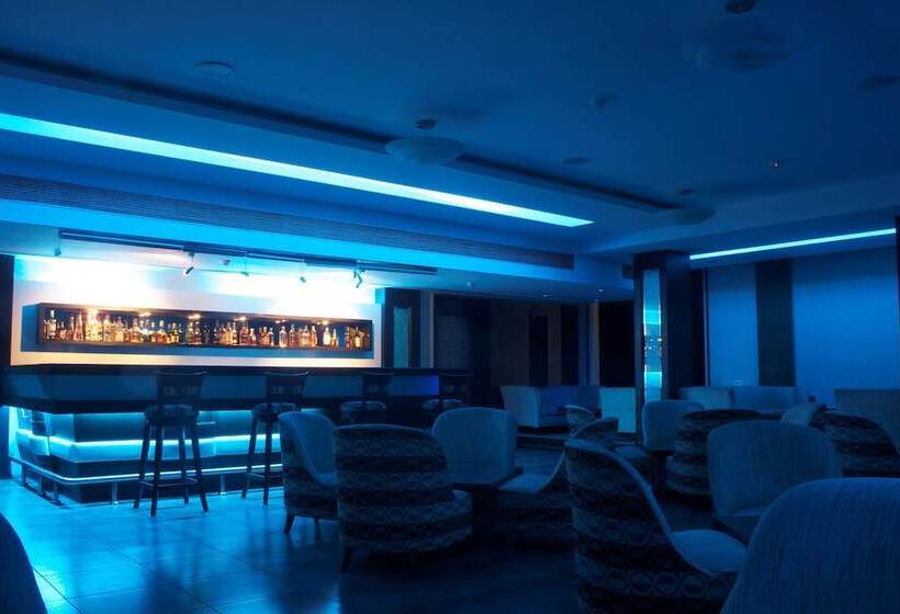 호텔 Legend Sarovar Portico