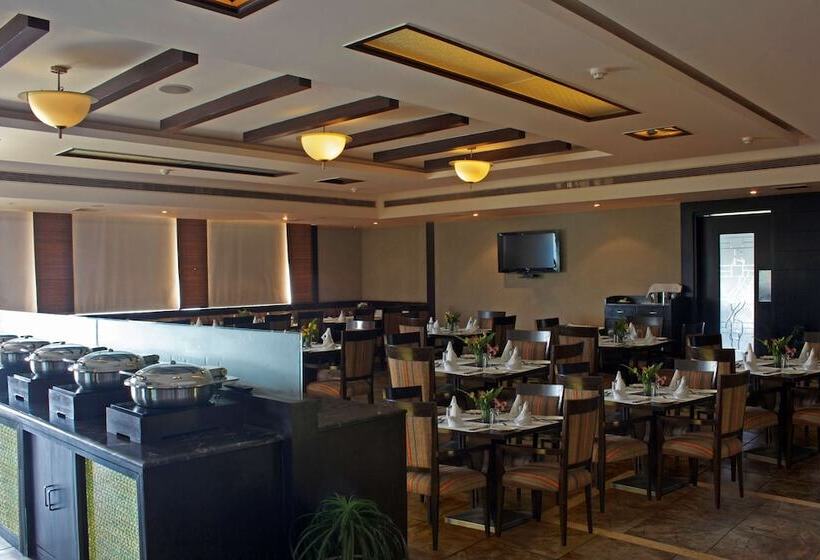 호텔 Legend Sarovar Portico