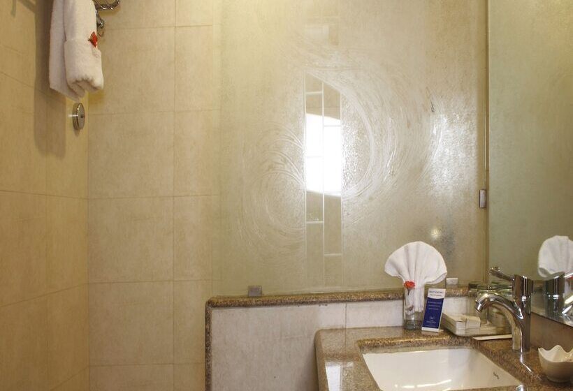 호텔 Legend Sarovar Portico