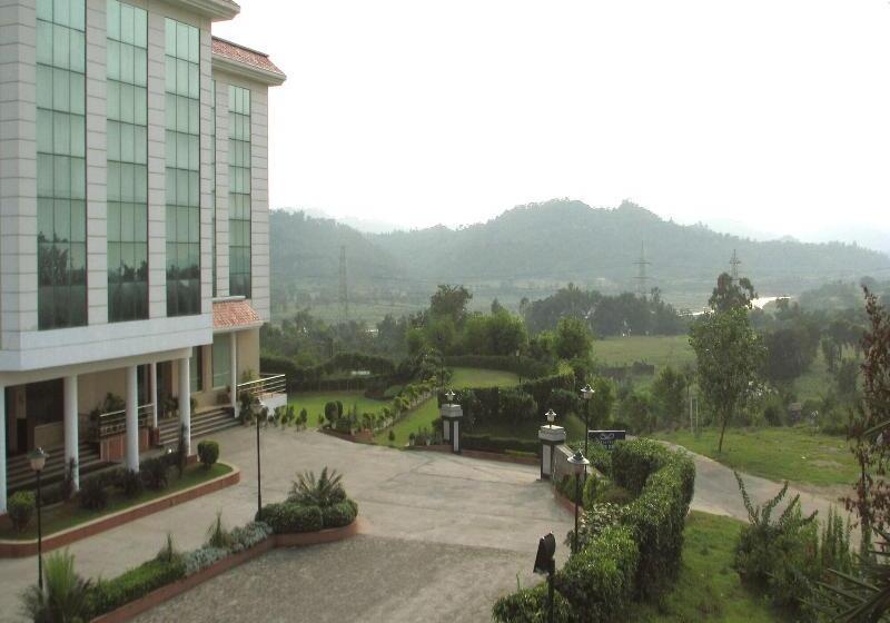 호텔 Legend Sarovar Portico