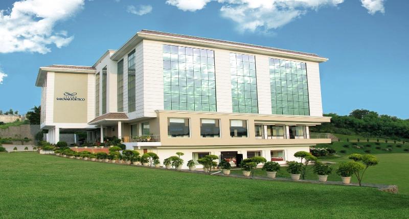 호텔 Legend Sarovar Portico