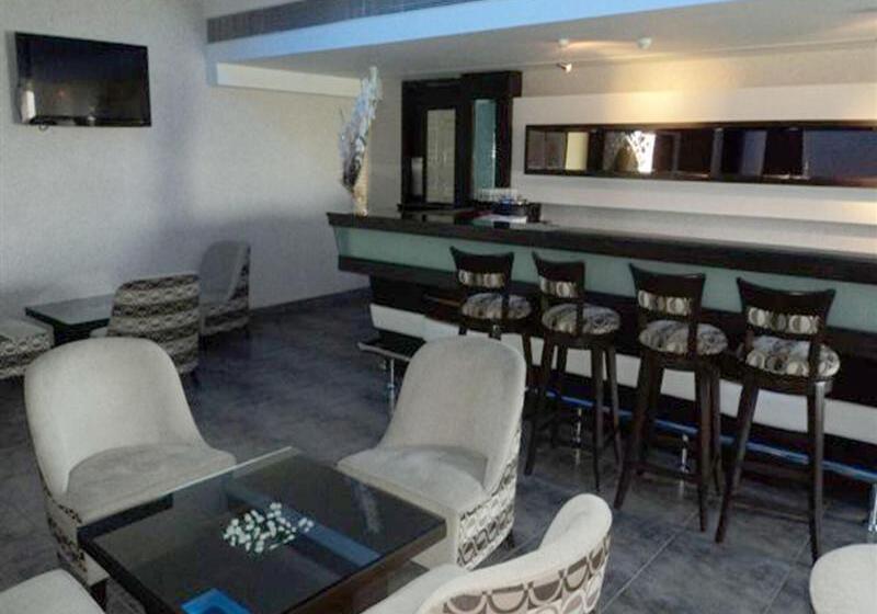 호텔 Legend Sarovar Portico