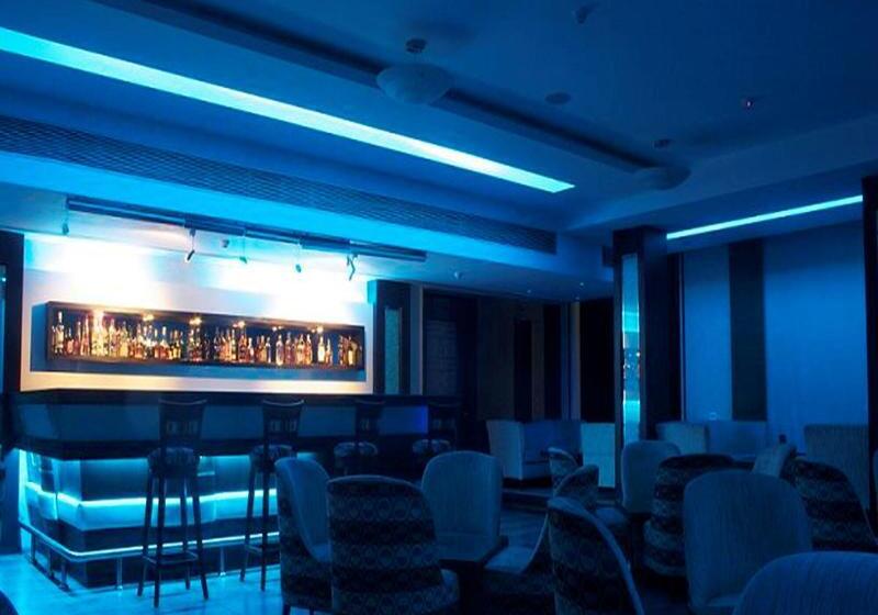 호텔 Legend Sarovar Portico