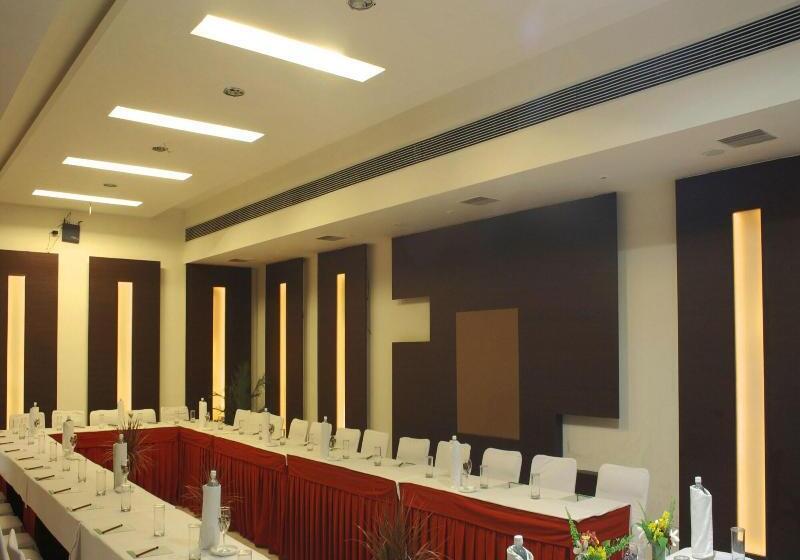 호텔 Legend Sarovar Portico