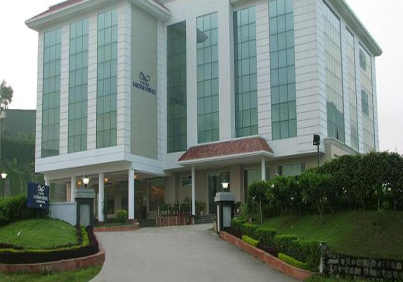 호텔 Legend Sarovar Portico