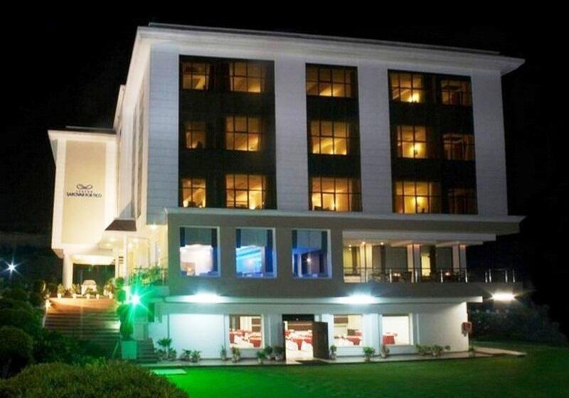 호텔 Legend Sarovar Portico