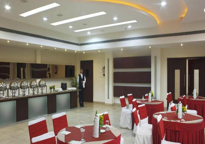 호텔 Legend Sarovar Portico