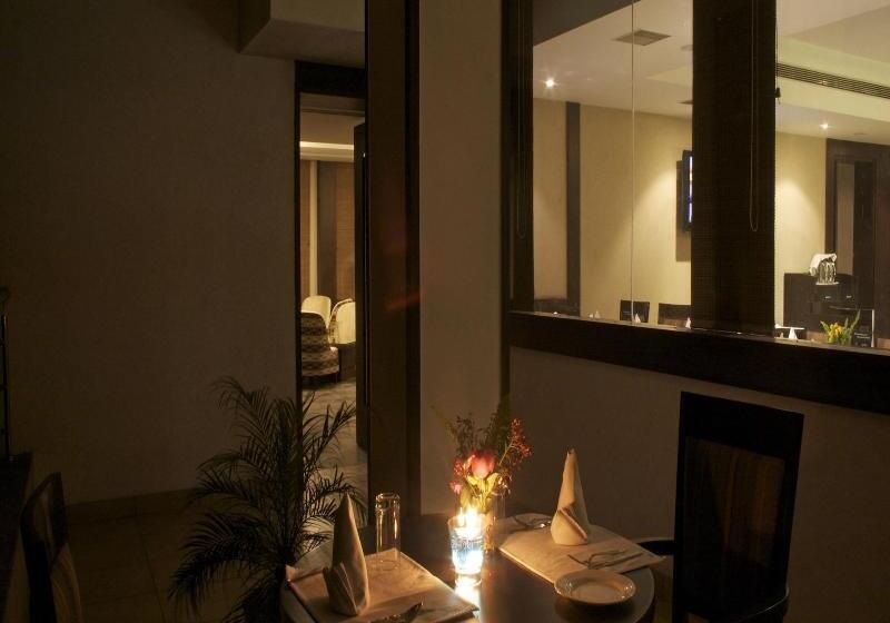 호텔 Legend Sarovar Portico