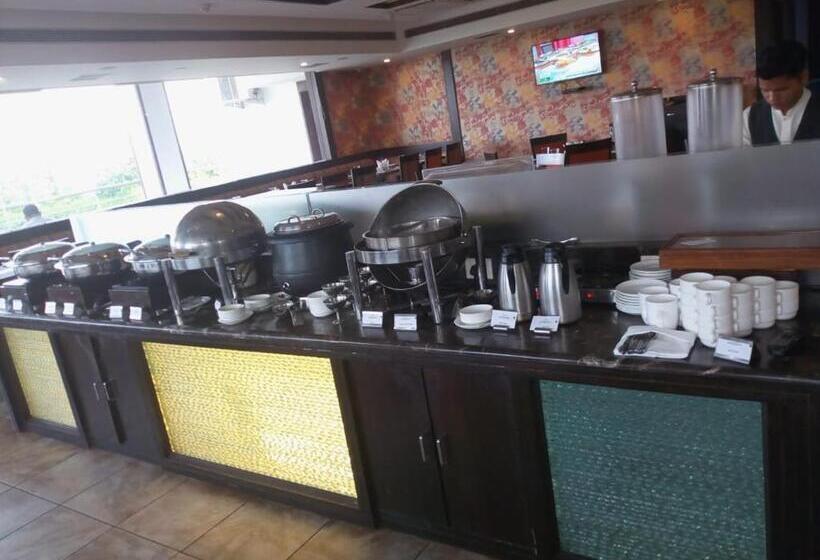 호텔 Legend Sarovar Portico