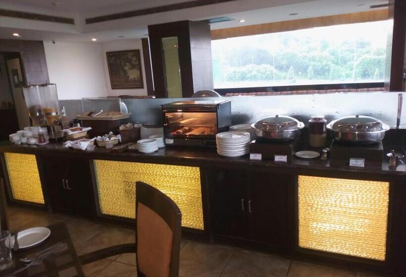 호텔 Legend Sarovar Portico