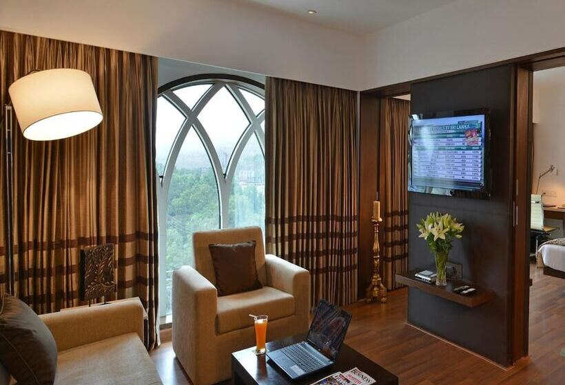 酒店 Majestic Court Sarovar Portico Navi Mumbai