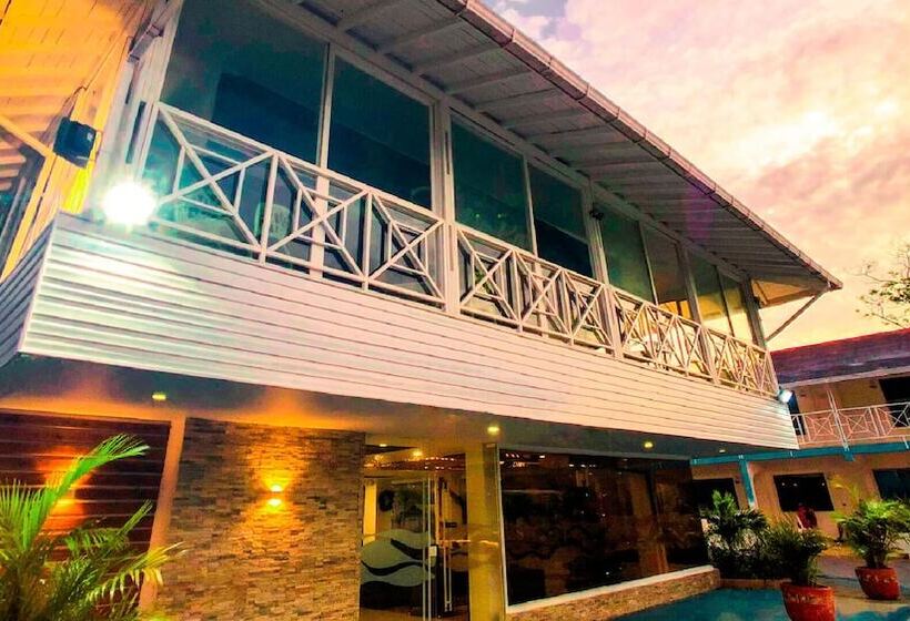 호텔 On Vacation Blue Cove