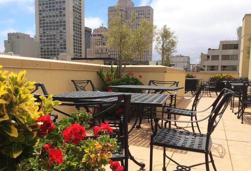 فندق Orchard Garden