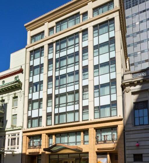 فندق Orchard Garden