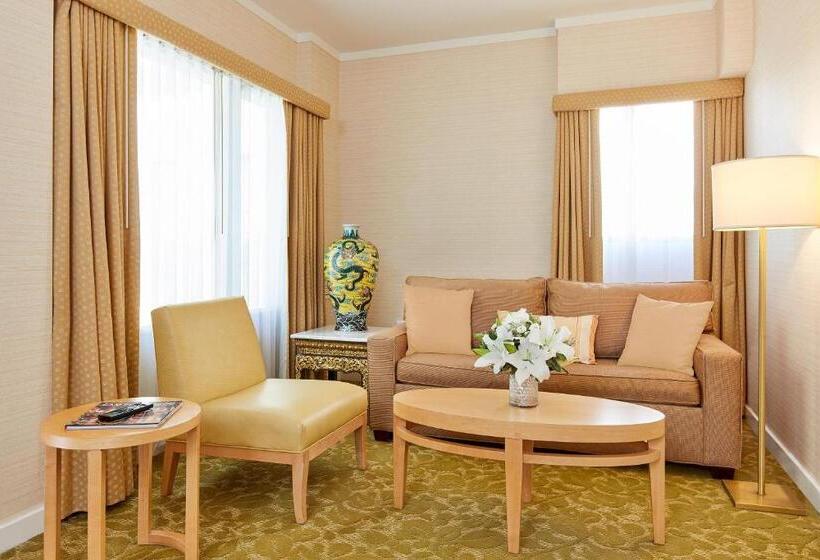 فندق Orchard Garden