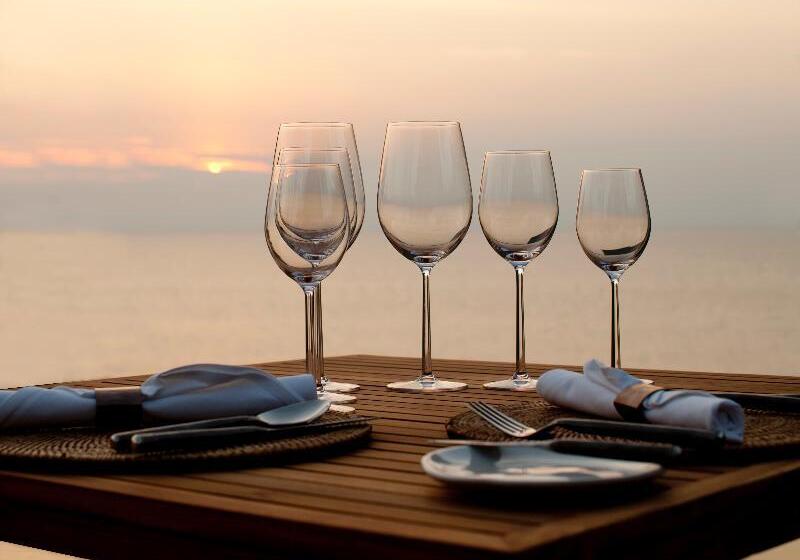 בית מלון כפרי Pullman Phuket Arcadia Naithon Beach