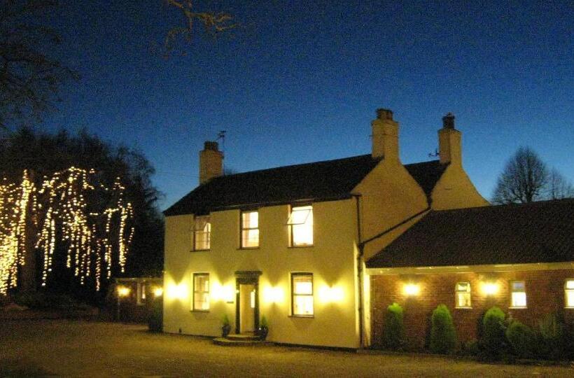 Сельский отель Old Rectory Hotel, Crostwick