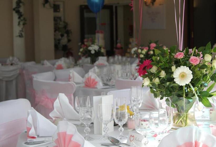 Сельский отель Old Rectory Hotel, Crostwick