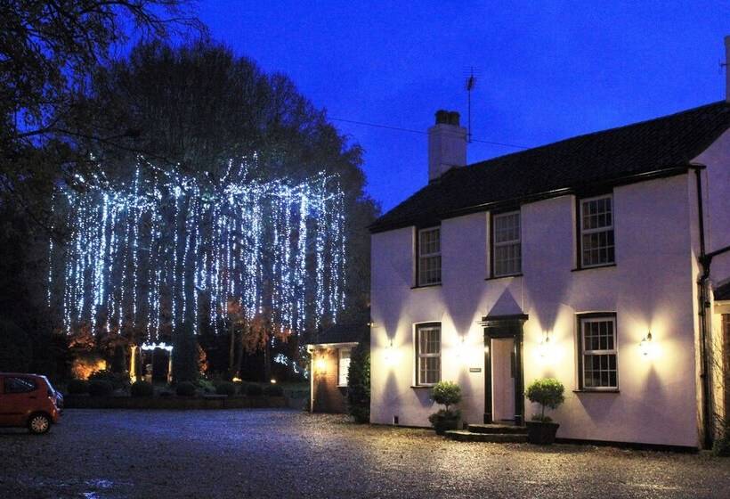 Сельский отель Old Rectory Hotel, Crostwick