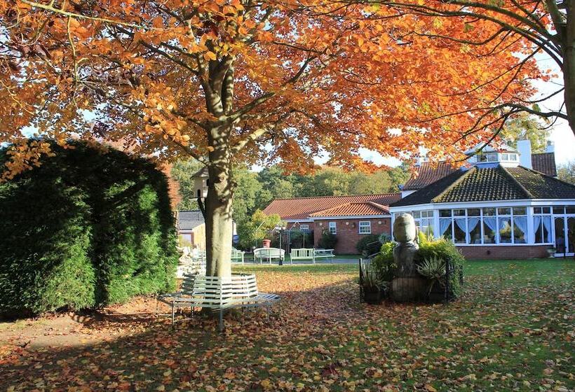 Сельский отель Old Rectory Hotel, Crostwick