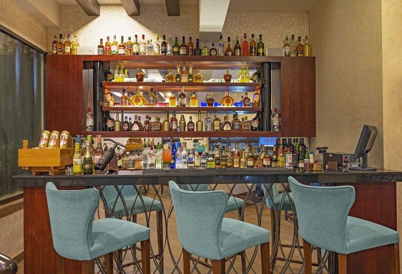 בית מלון כפרי Sterling Yercaud