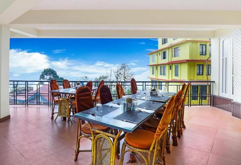 Отель Summit Newa Regency