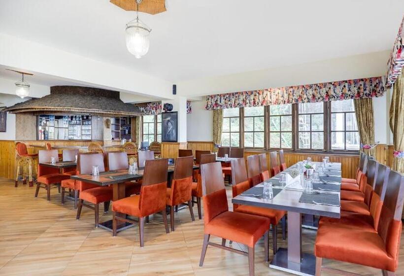 Отель Summit Newa Regency