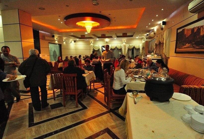 هتل Sun   A Taj View Heritage