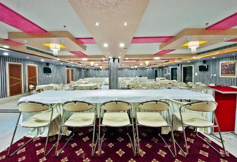 هتل Sun   A Taj View Heritage