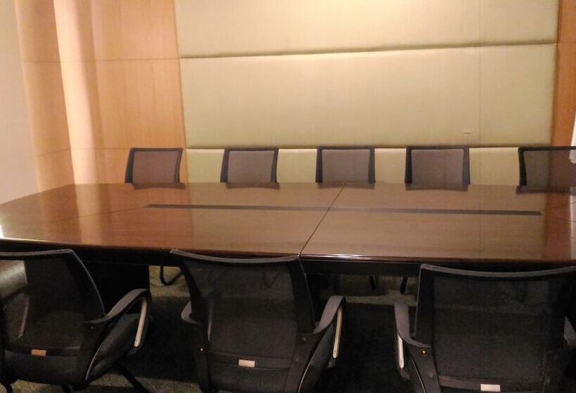 בית מלון כפרי Taj Tristar