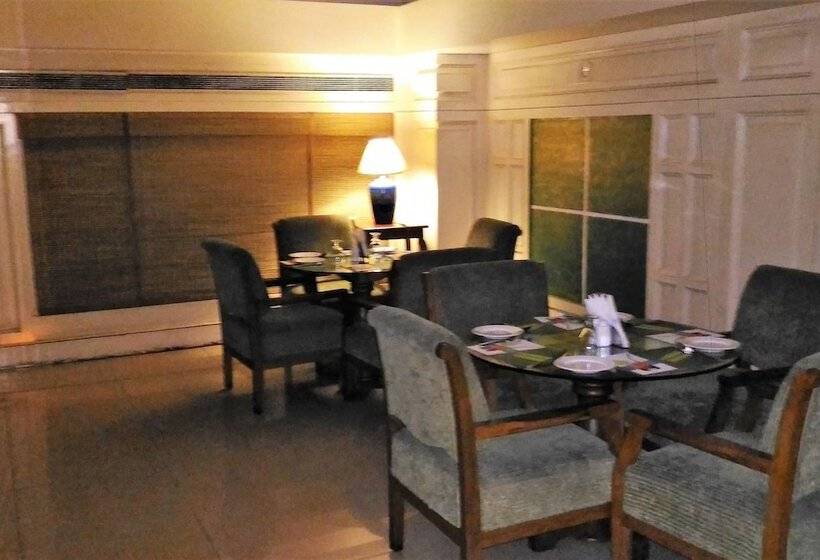 בית מלון כפרי Taj Tristar