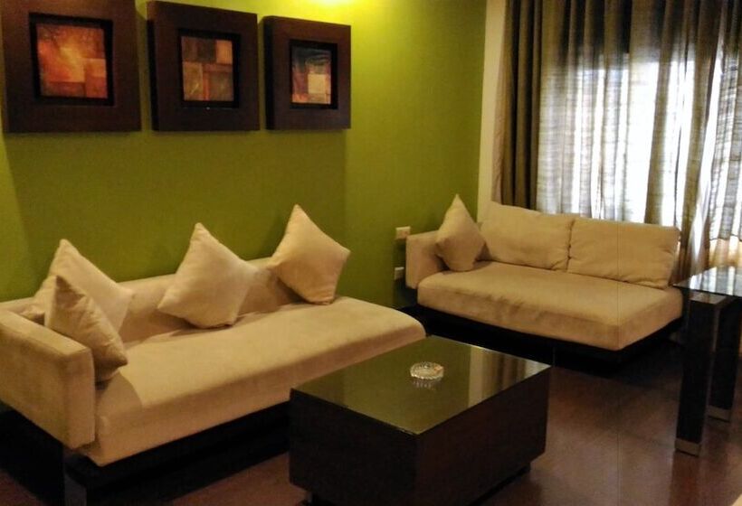 בית מלון כפרי Taj Tristar